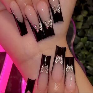 Women’s Black Butterfly Accent High Gloss Press On Nails